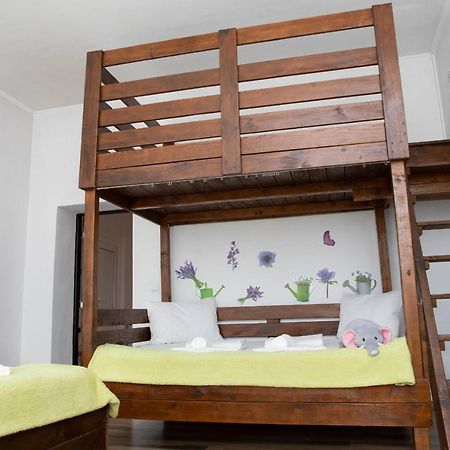 Cosy Apartment In City Centre 오라데아 외부 사진