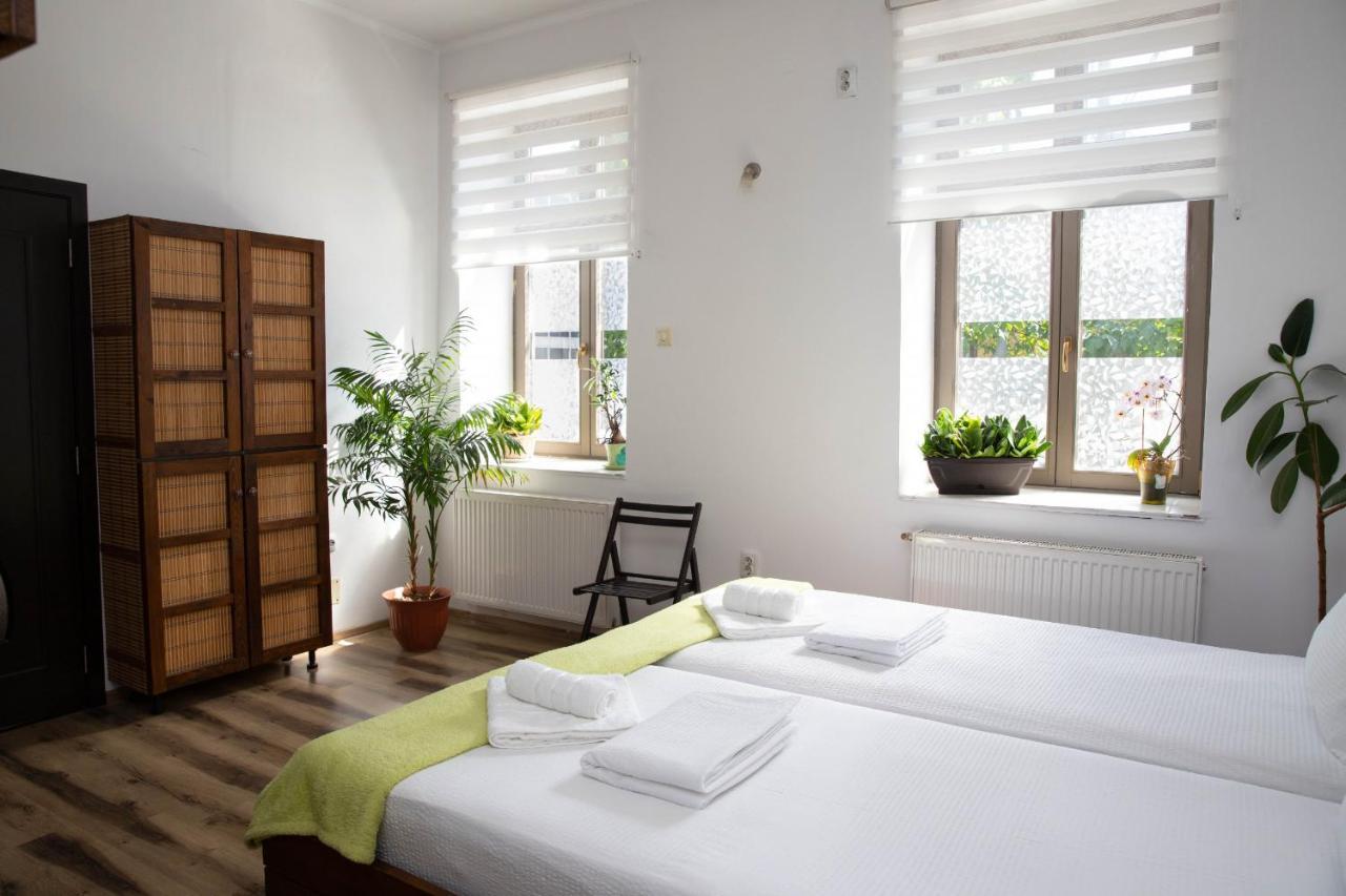 Cosy Apartment In City Centre 오라데아 외부 사진