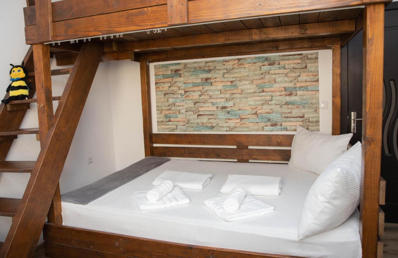 Cosy Apartment In City Centre 오라데아 외부 사진