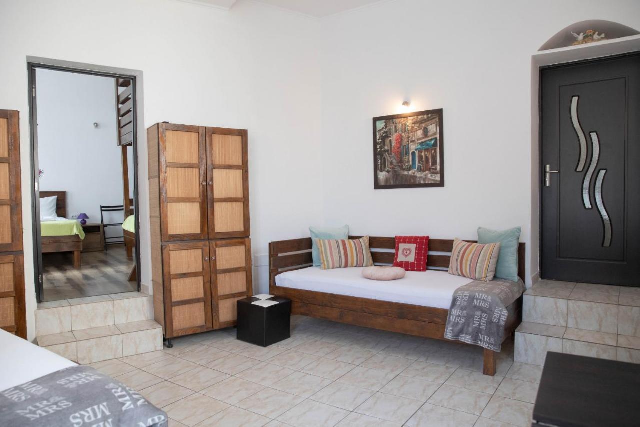 Cosy Apartment In City Centre 오라데아 외부 사진